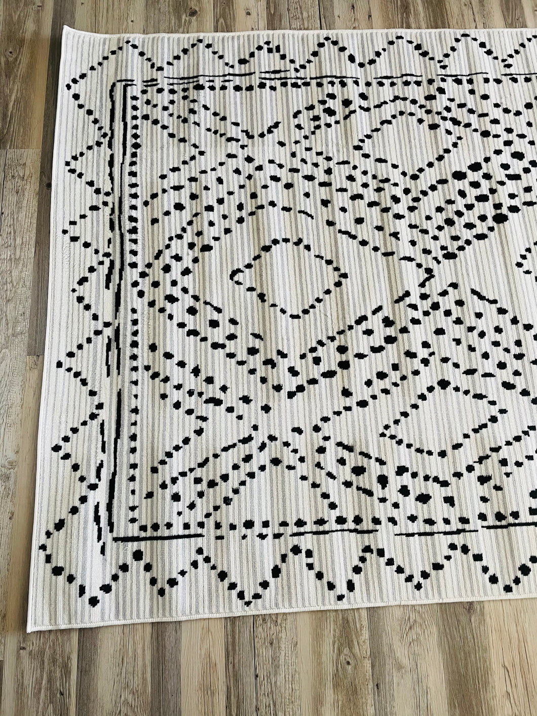 dotted diamond rug